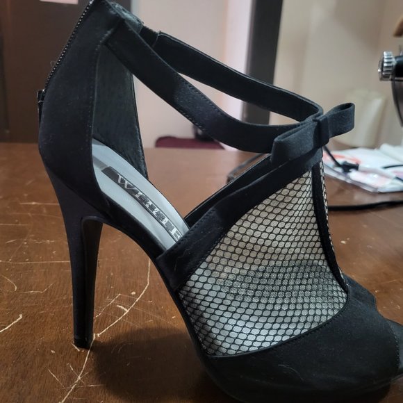 Vera Wang Size 9 black heels - Picture 3 of 7